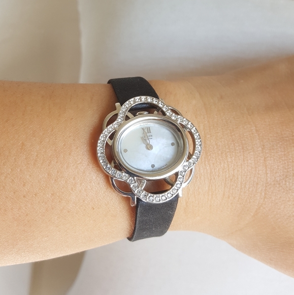 CITIZEN Eco-Drive Crystals & Mother of Pearl Women's Watch 💕 Needs a Battery! - Picture 2 of 14